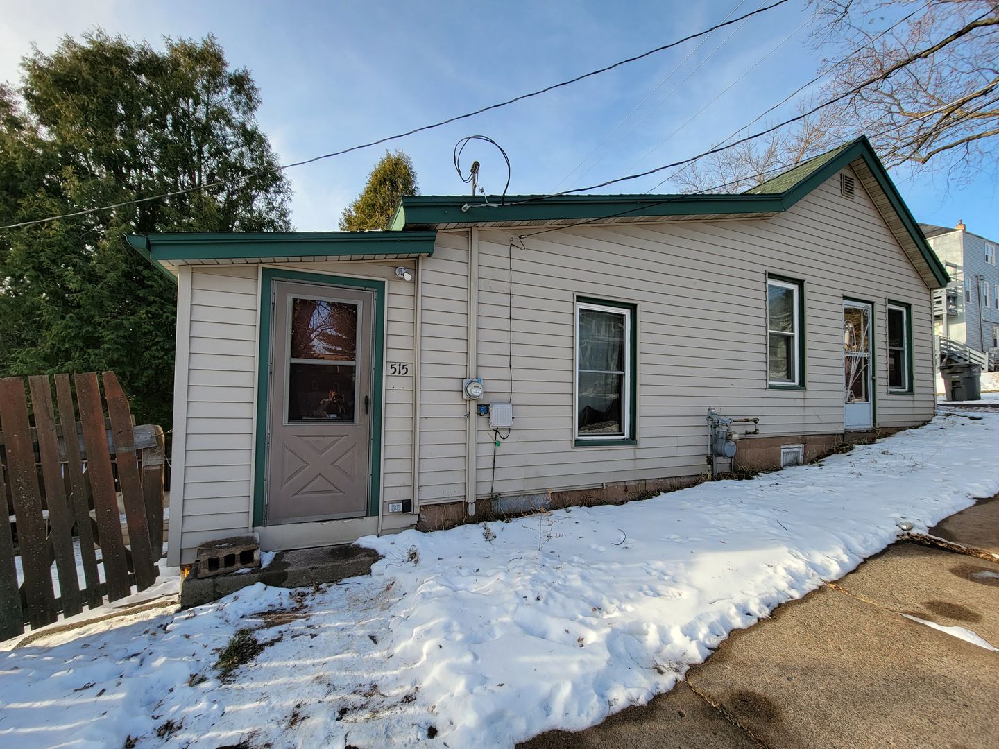 Duluth House: 515 N 9th Ave E