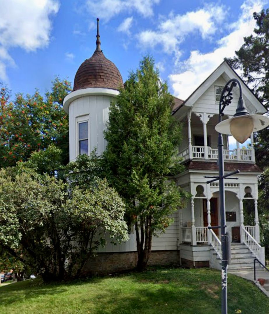 Duluth Apartment: 230 E 4th St - #3