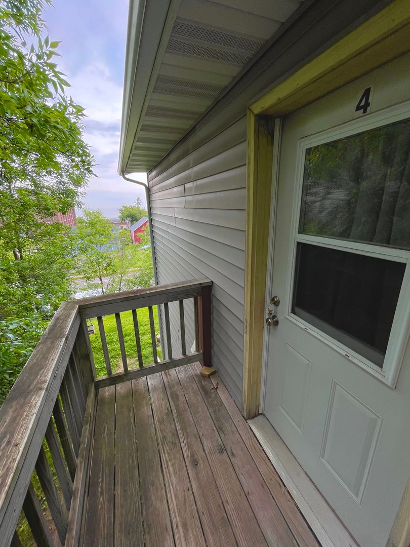 Duluth Apartment: 827-829 E 3rd St
