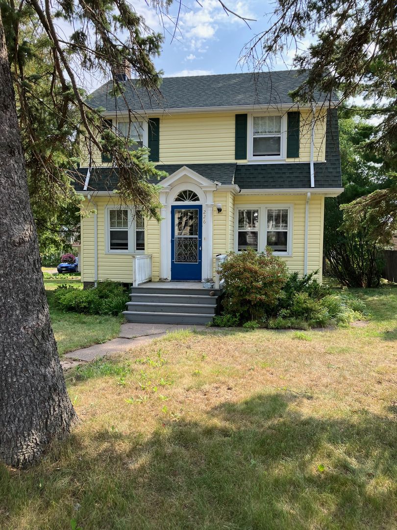 Duluth House: 226 W Kent Road