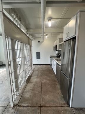 AVAILABLE SEPTEMBER - 1 Bed 1 Bath w/ Lake Views! – photo 1