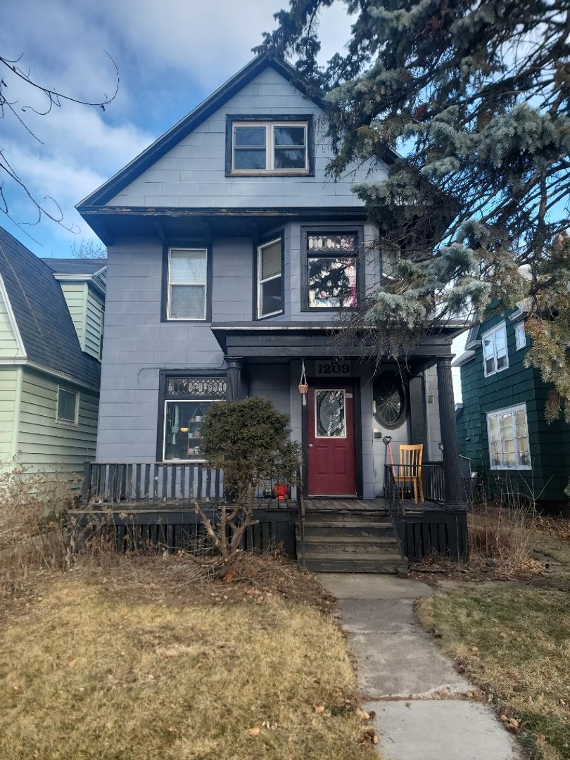 Superior Apartment: 1209 N 16th St