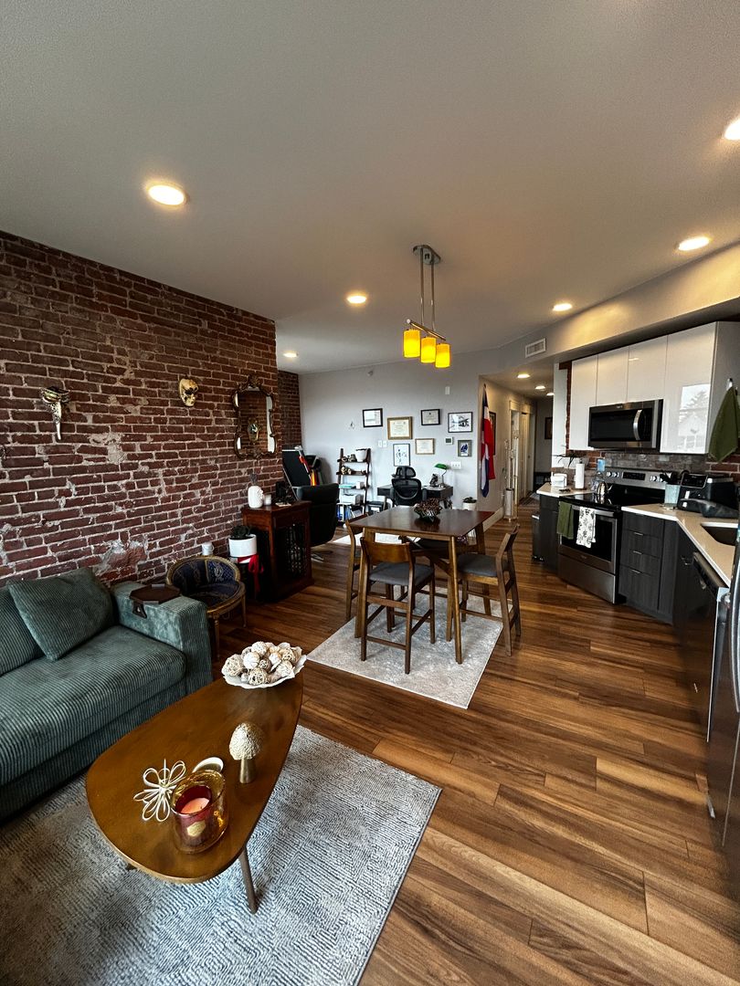 Duluth Apartment: 1509 E Superior Street