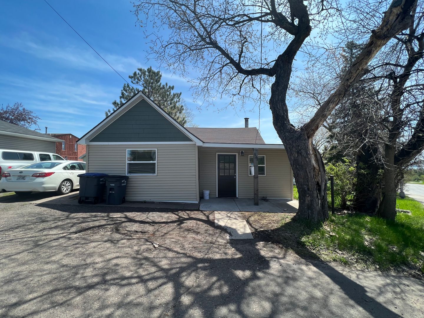 Duluth House: 922 Mesaba Ave