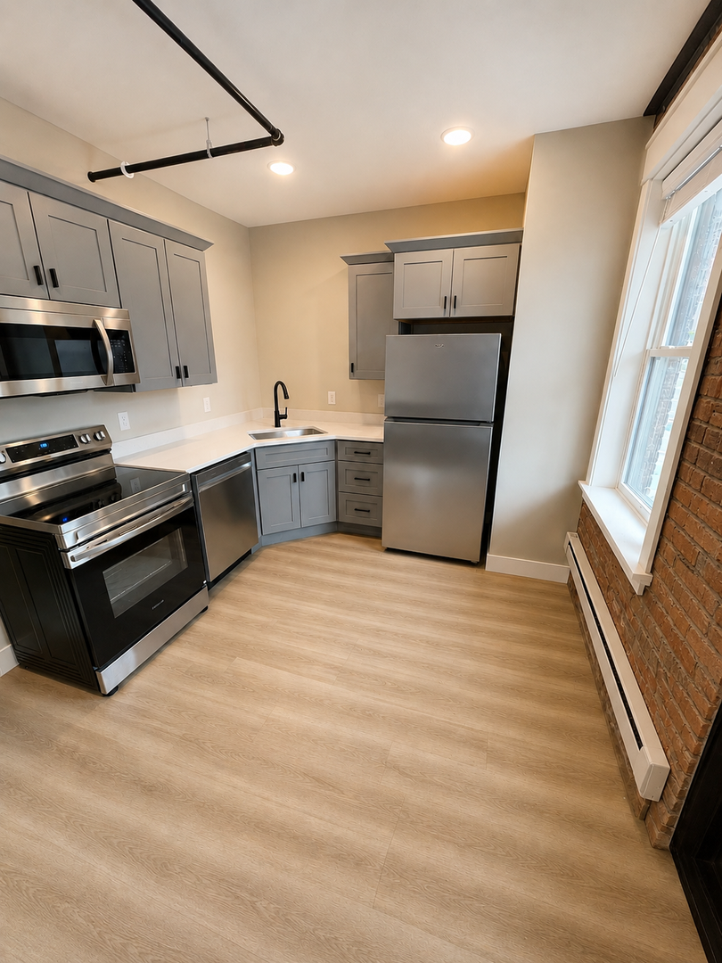Duluth Apartment: 627 E 4th Street