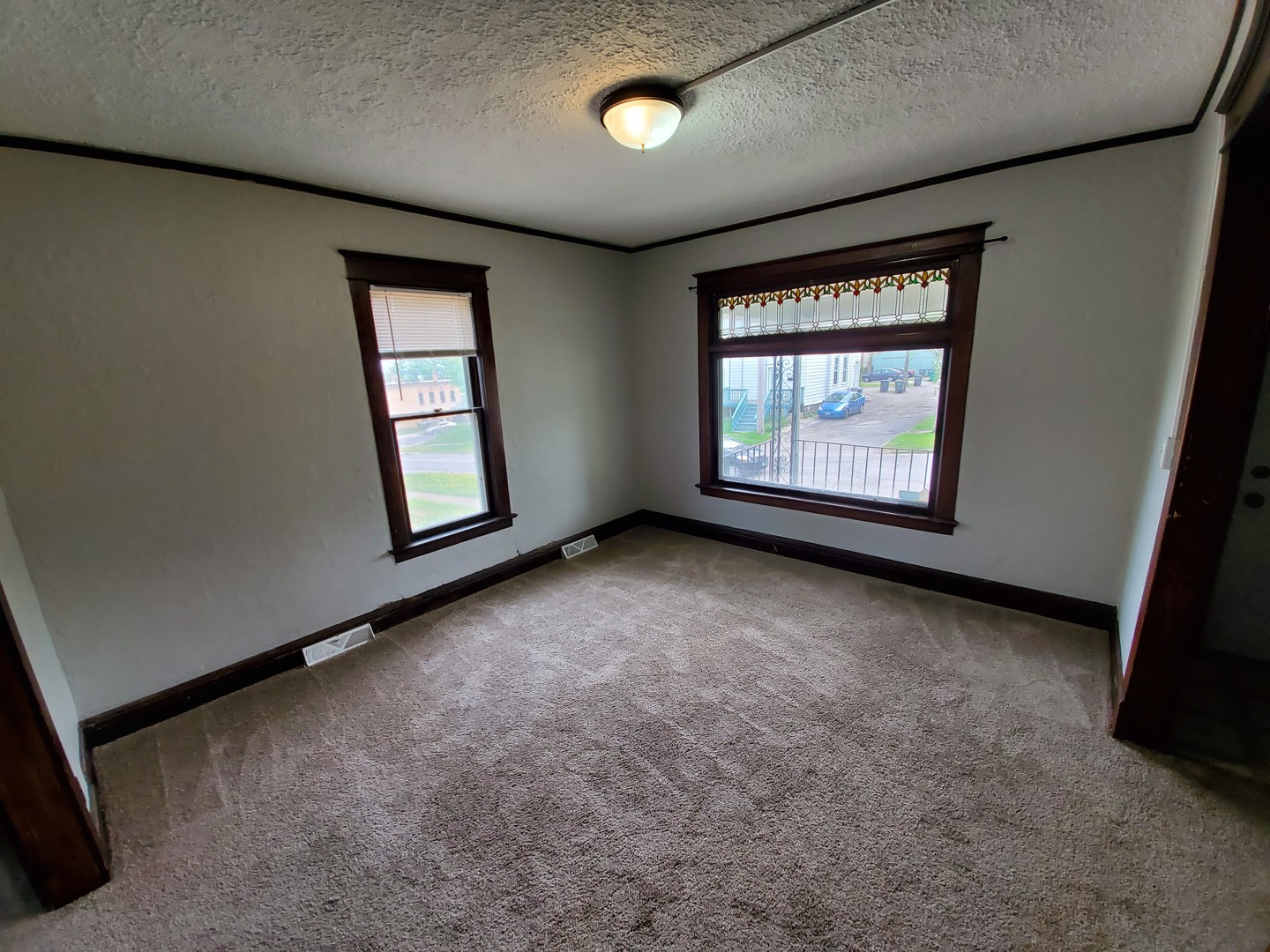 Duluth House: 518 N 10th Ave E