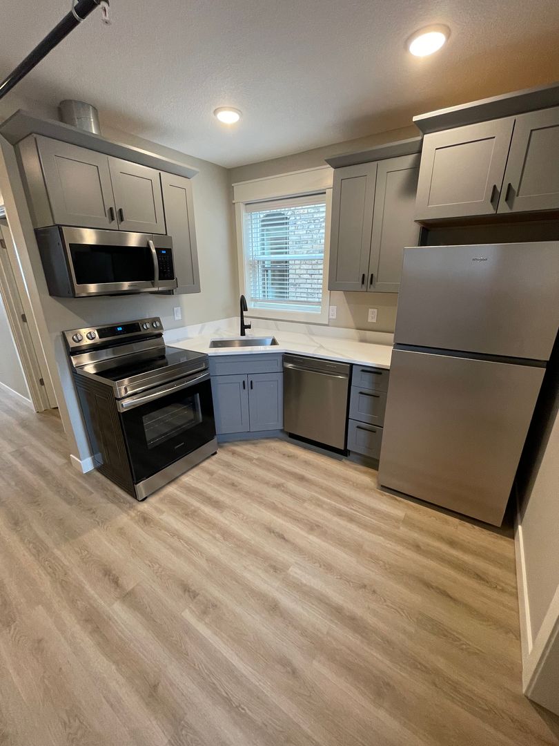 Duluth Apartment: 627 E 4th Street