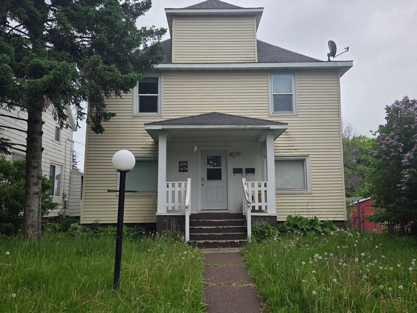 Duluth Apartment: 606 N 60th Ave W