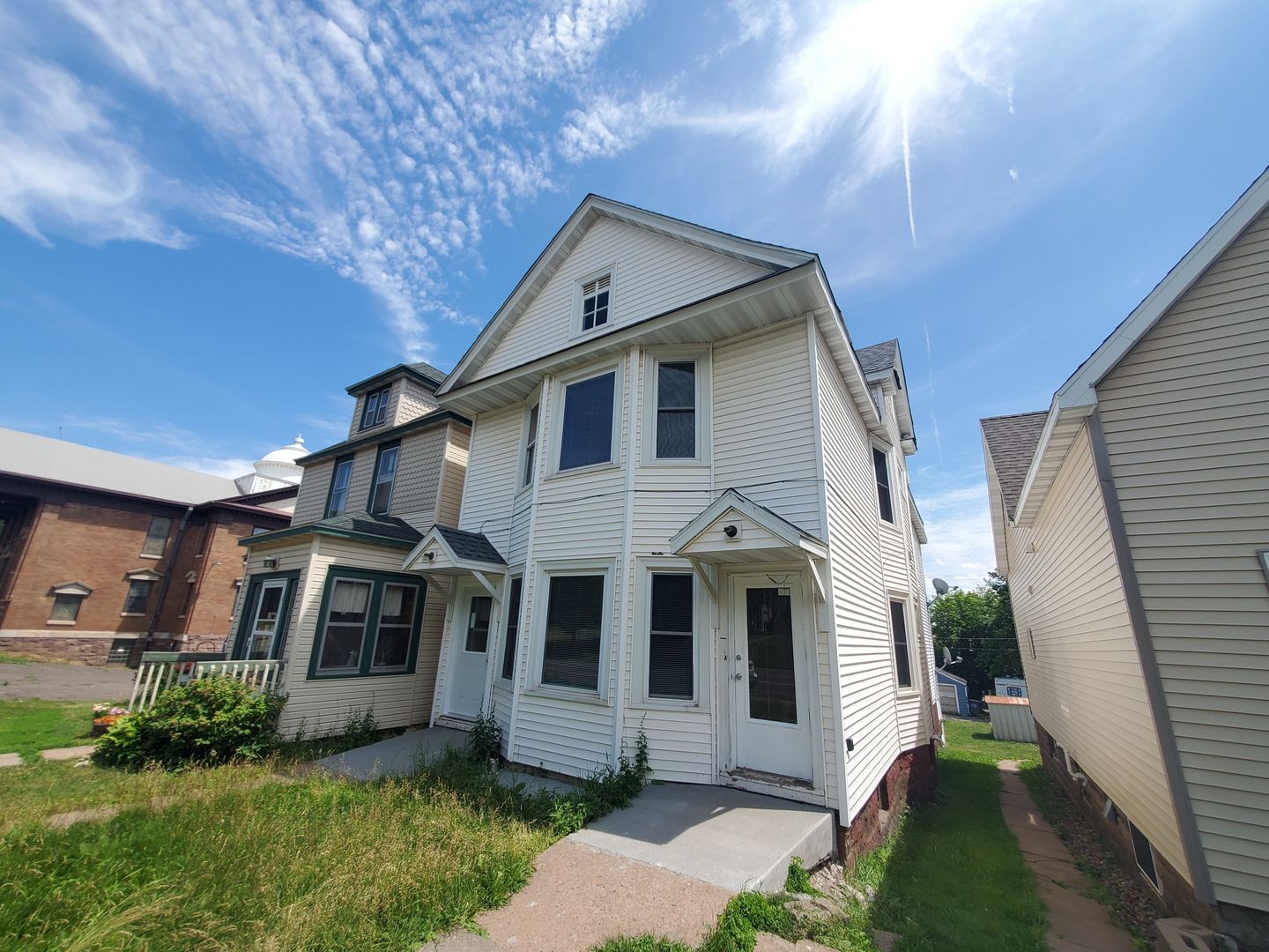Duluth Apartment: 2214 W 3rd St