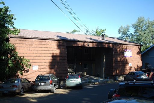 735 NE Maple Street #1