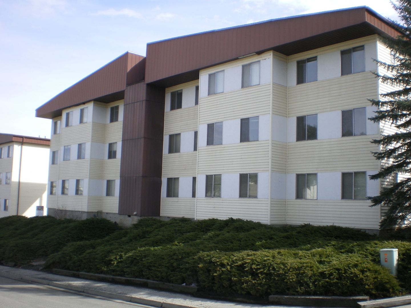 Pullman Apartment: 145-155 NW Larry Street
