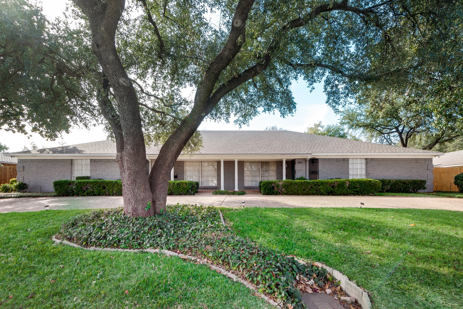 Fort Worth House: 3106 Overton Park Dr W