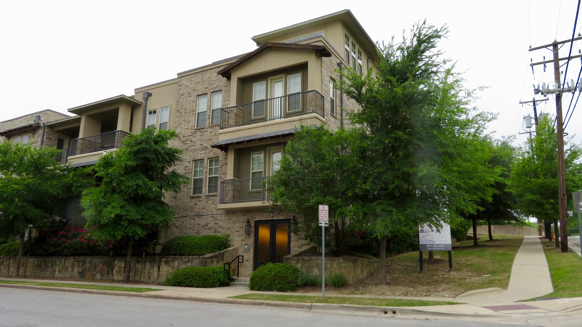Fort Worth Condo: 2800 Sandage Ave #203