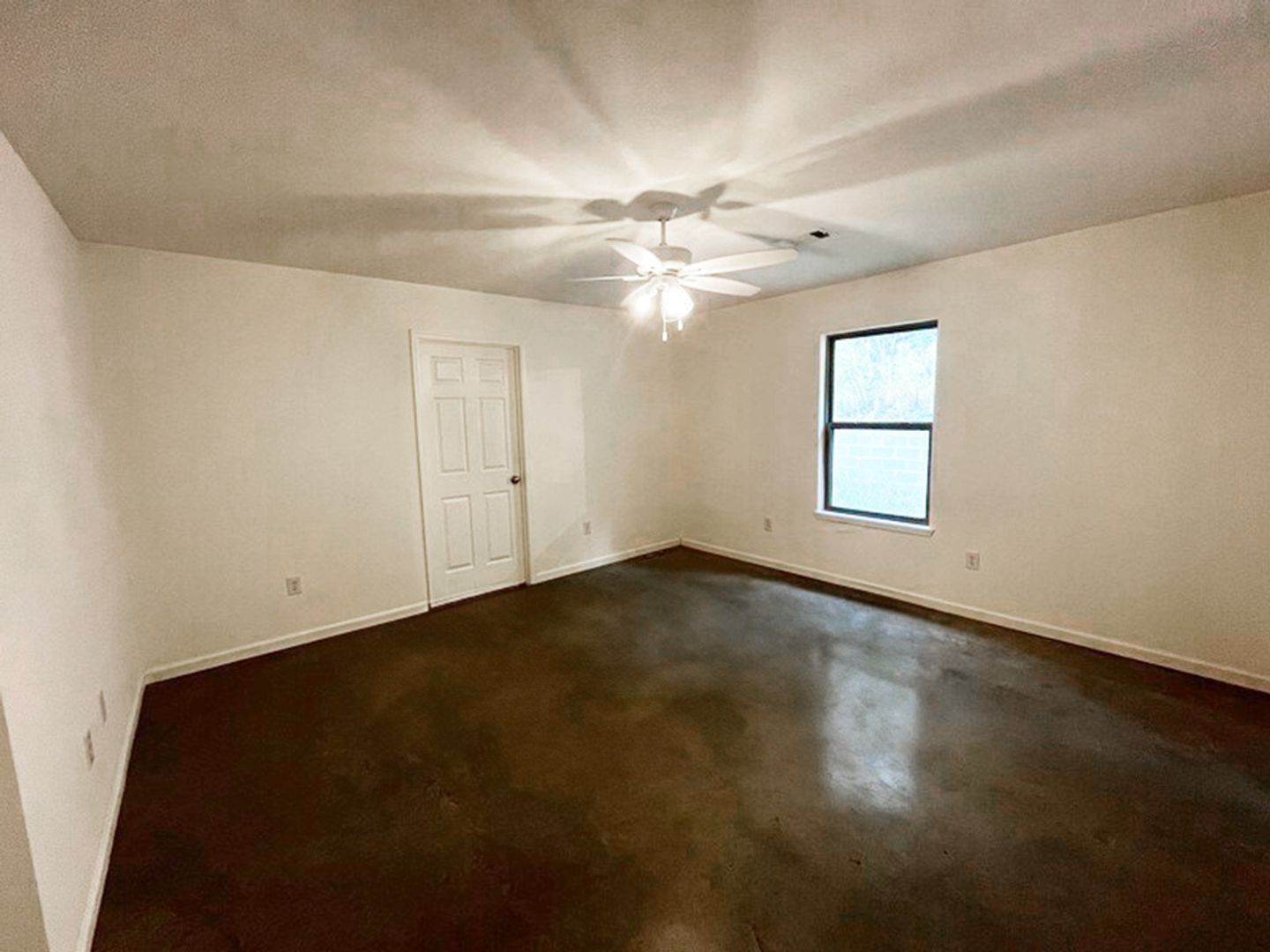 246 Skylane Dr. 4 of 8