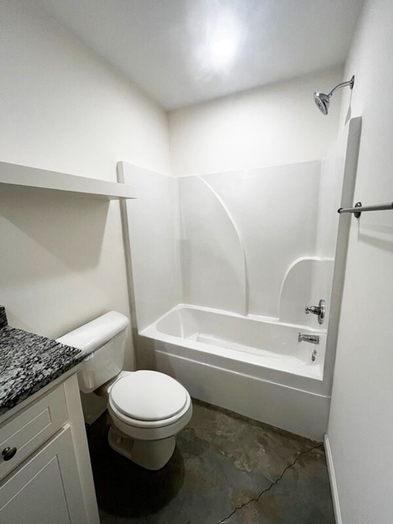 246 Skylane Dr. 2 of 8