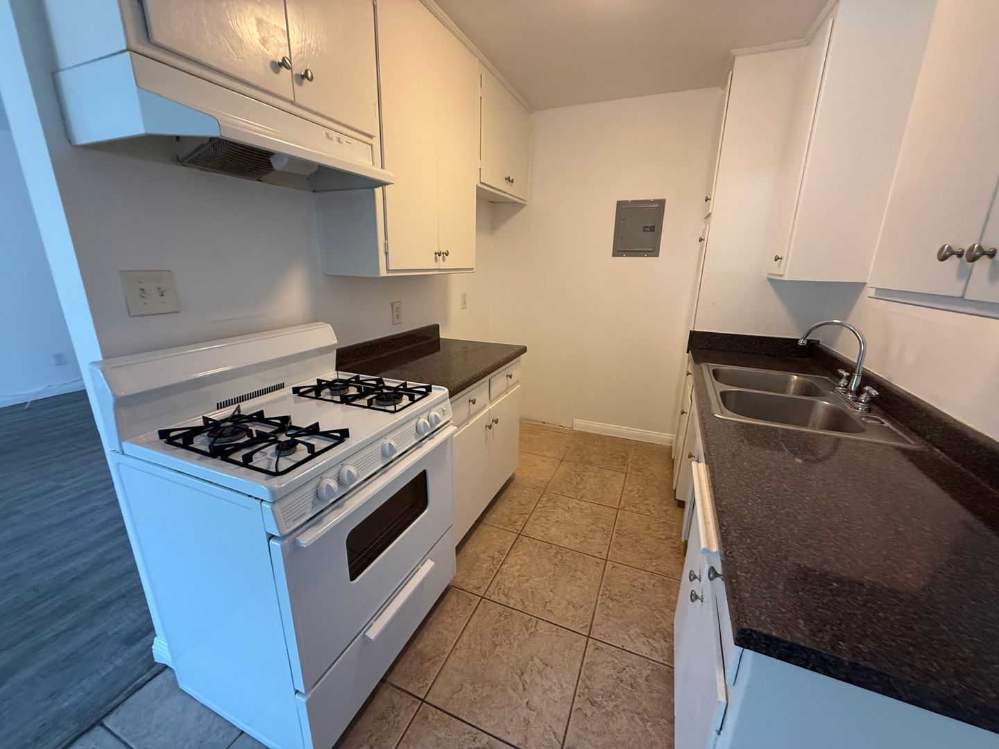 Glendale Apartment: 1134-1138 E. Elk Ave.