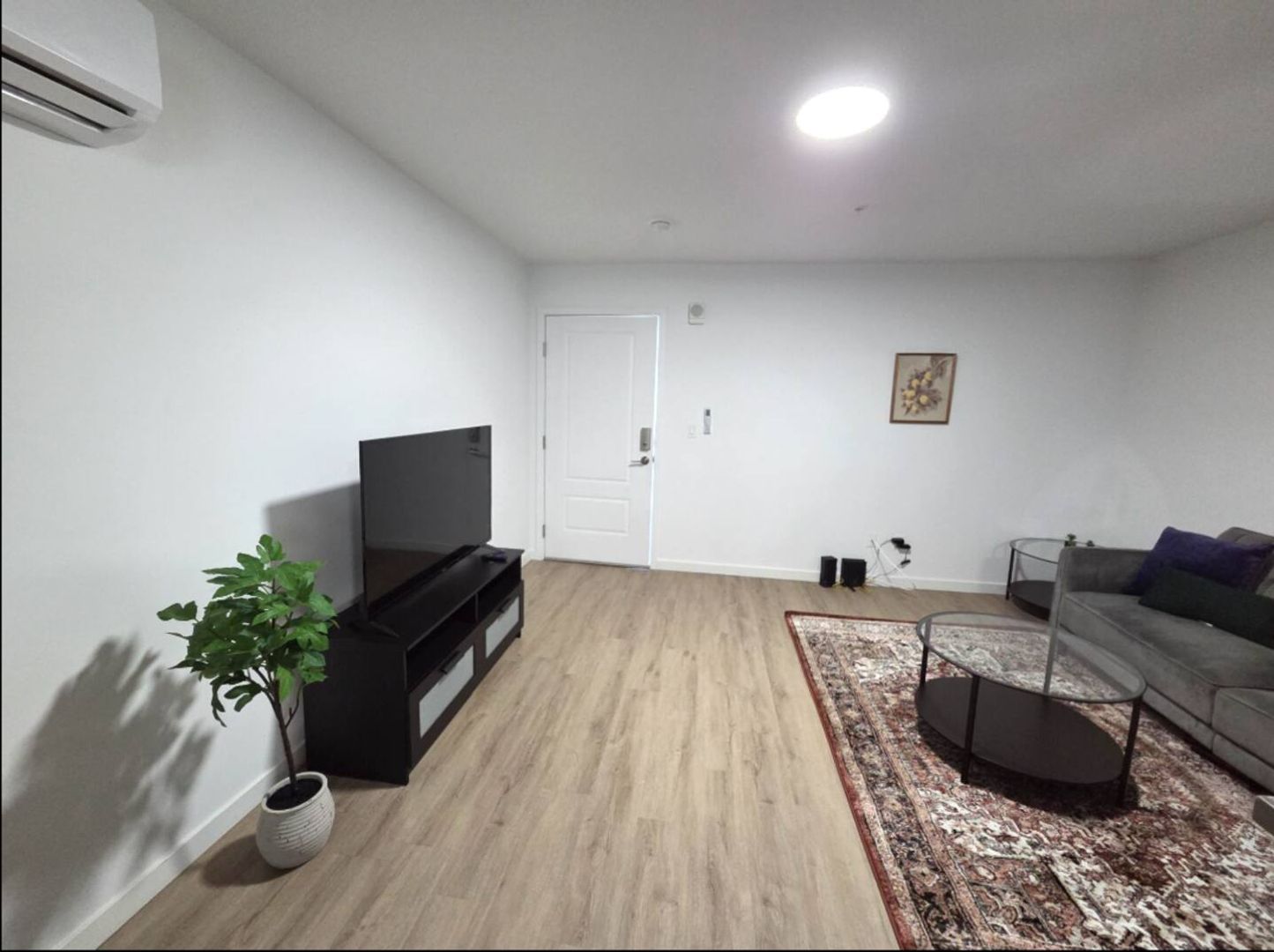 Pasadena Apartment: 1577 N Fair Oaks Avenue