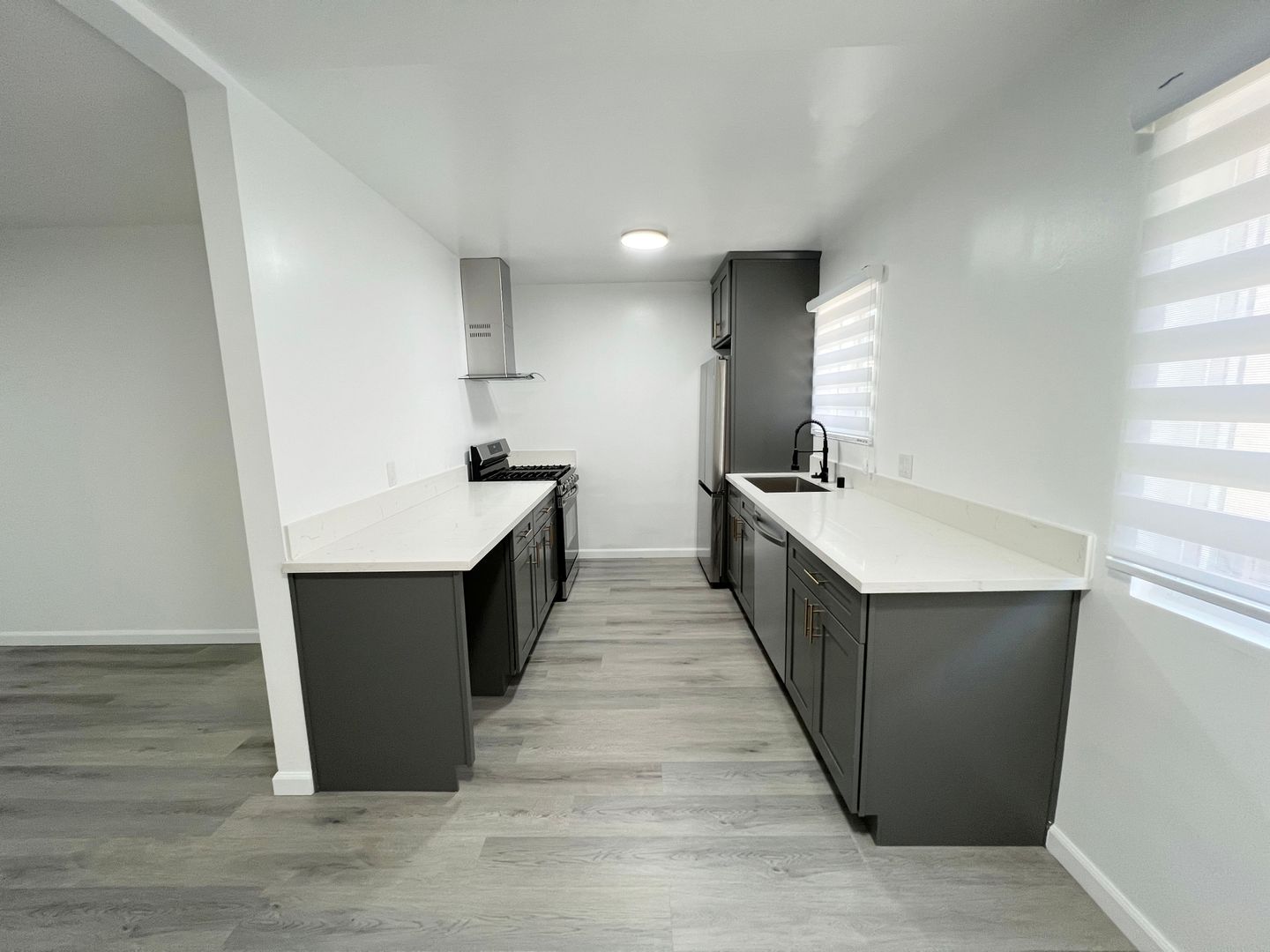 Glendale Apartment: 1063 Justin Avenue