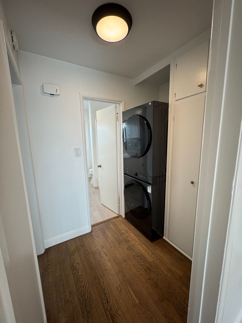 Long Beach House: 801 E 1st Street #15