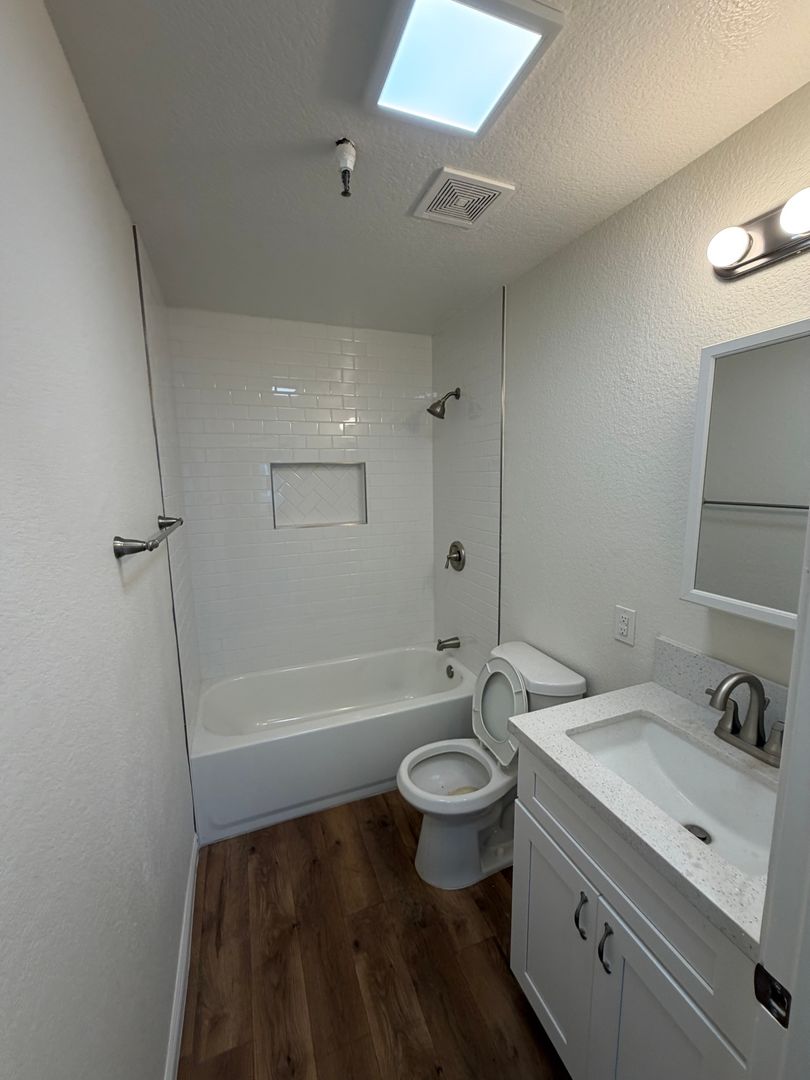 Pasadena Apartment: 839 N. Summit Ave