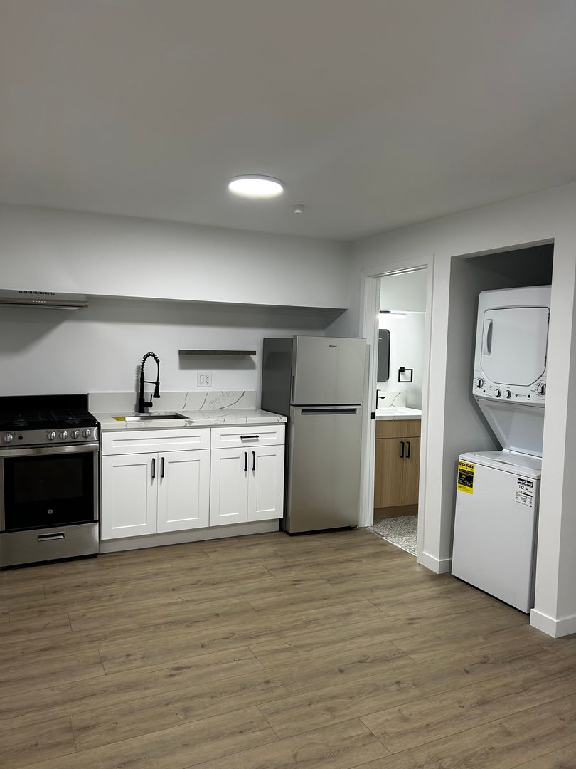 Pasadena Apartment: 435 N. Euclid Ave.
