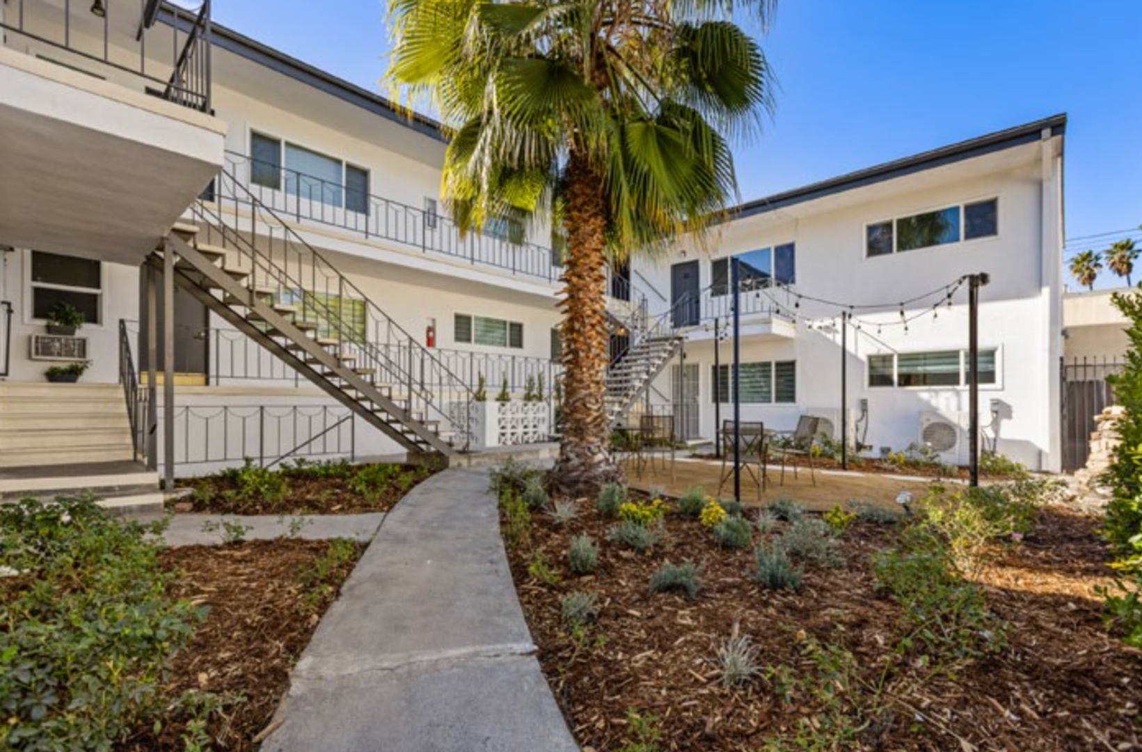 1063 Justin Avenue