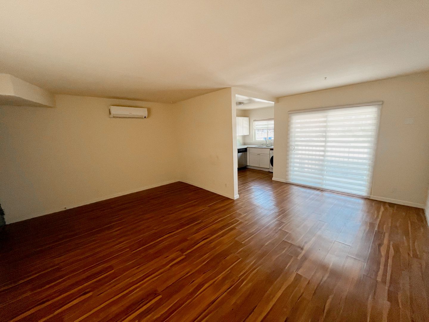 Pasadena Apartment: 285 N Oakland Ave.