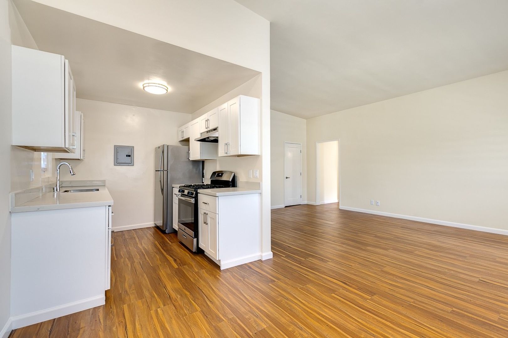 285 N. Oakland