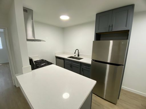 NEWLY RENOVATED 1BED/1BATH- ONE MONTH FREE – photo 1
