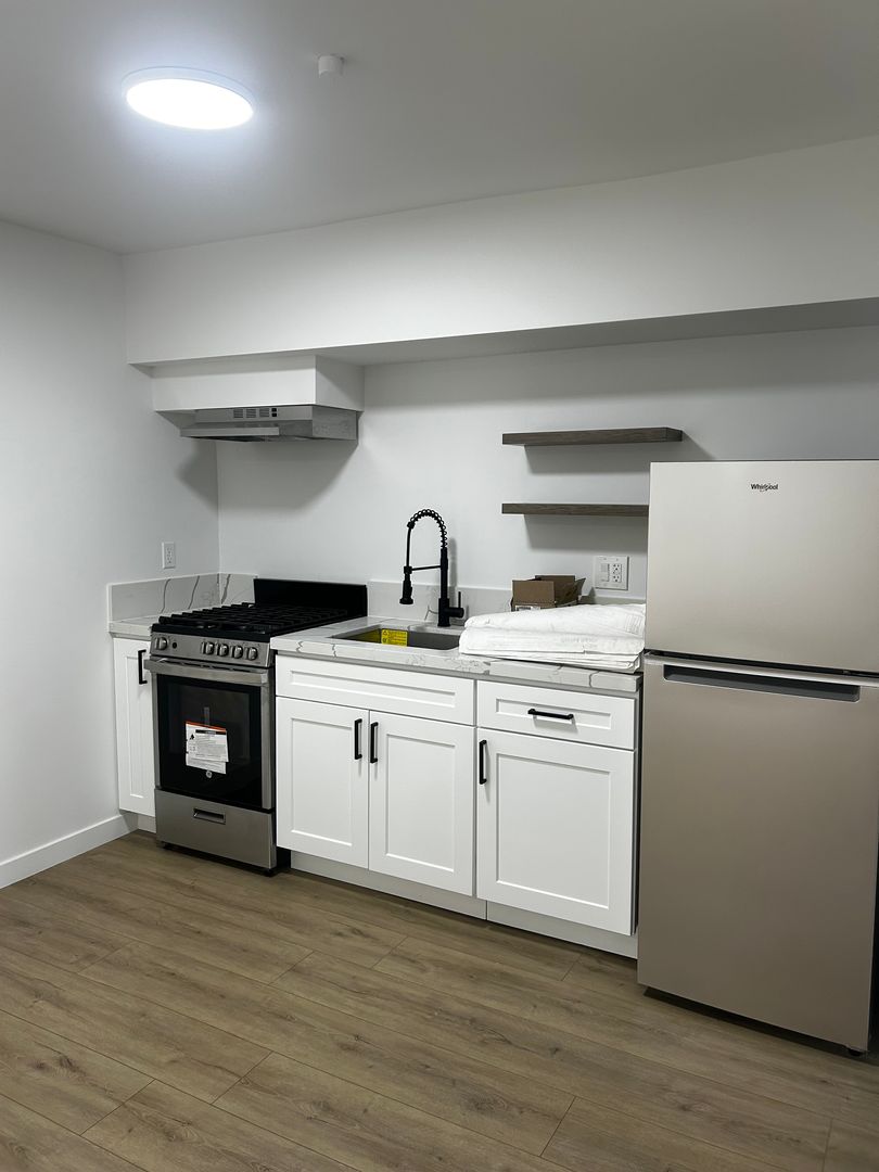 Pasadena Apartment: 435 N. Euclid Ave.