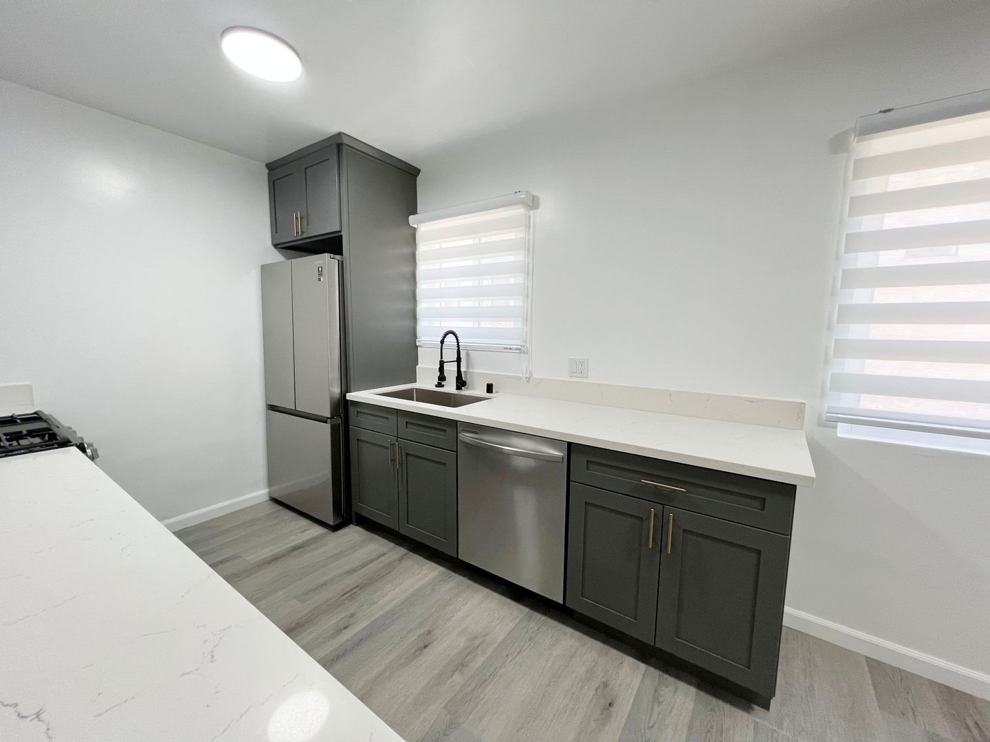 Glendale Apartment: 1063 Justin Avenue