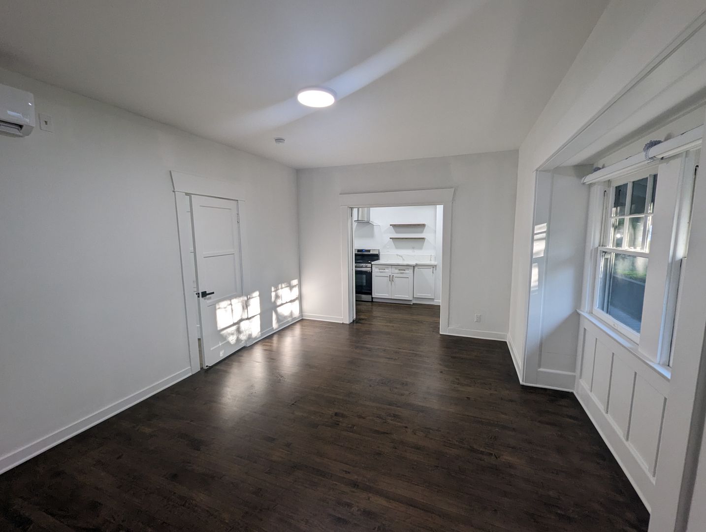 Pasadena Apartment: 552 S. Oakland Avenue