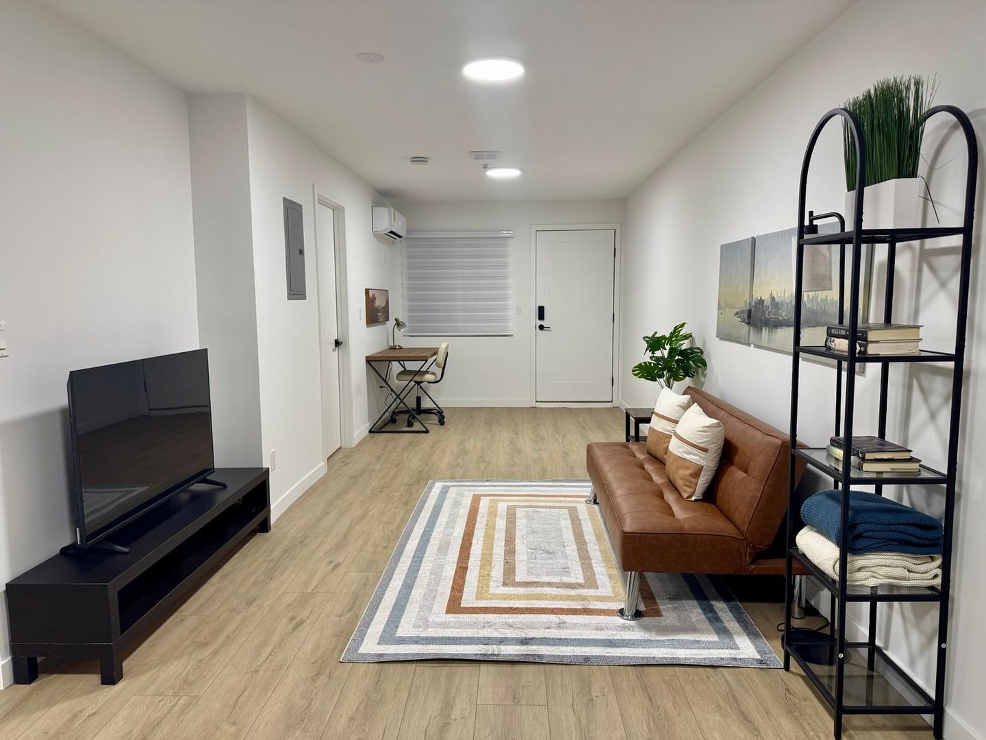 Pasadena Apartment: 435 N. Euclid Ave.