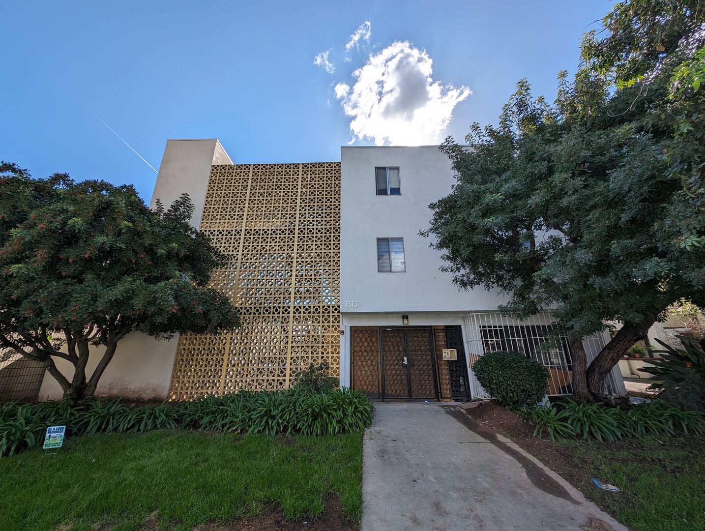 South Pasadena Apartment: 1313 Huntington Dr.