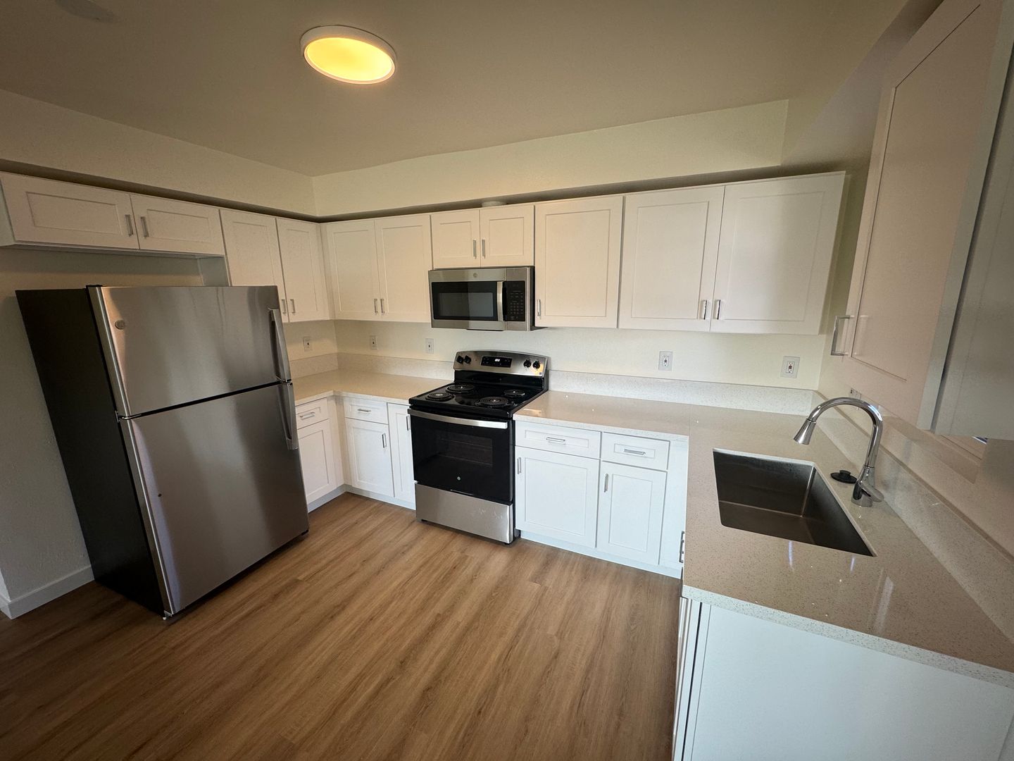 Torrance Apartment: 1547 Torrance Blvd