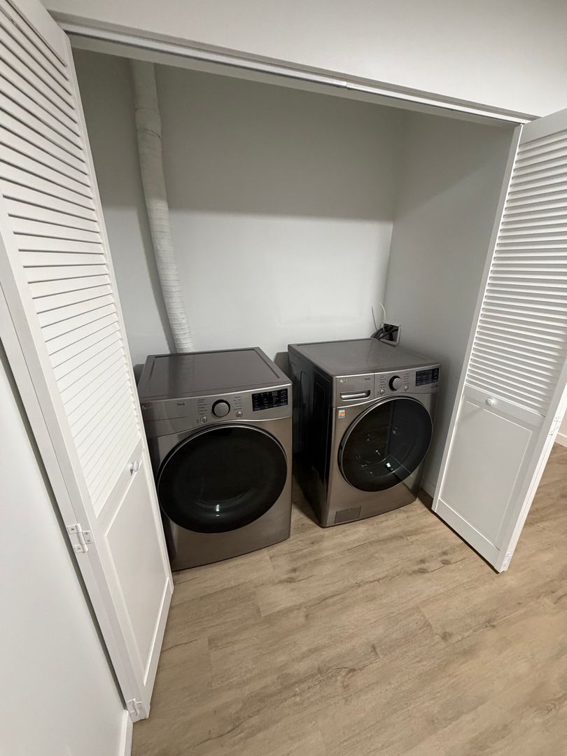 Pasadena Apartment: 1577 N Fair Oaks Avenue