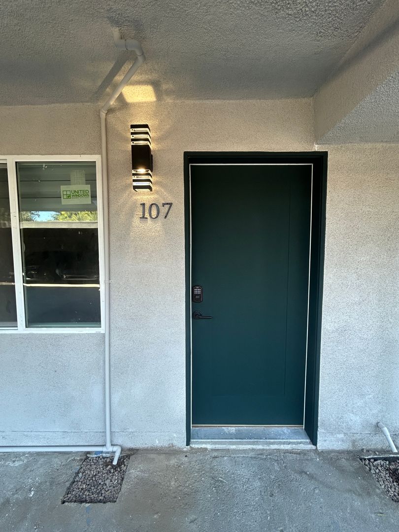 Pasadena Apartment: 435 N. Euclid Ave.