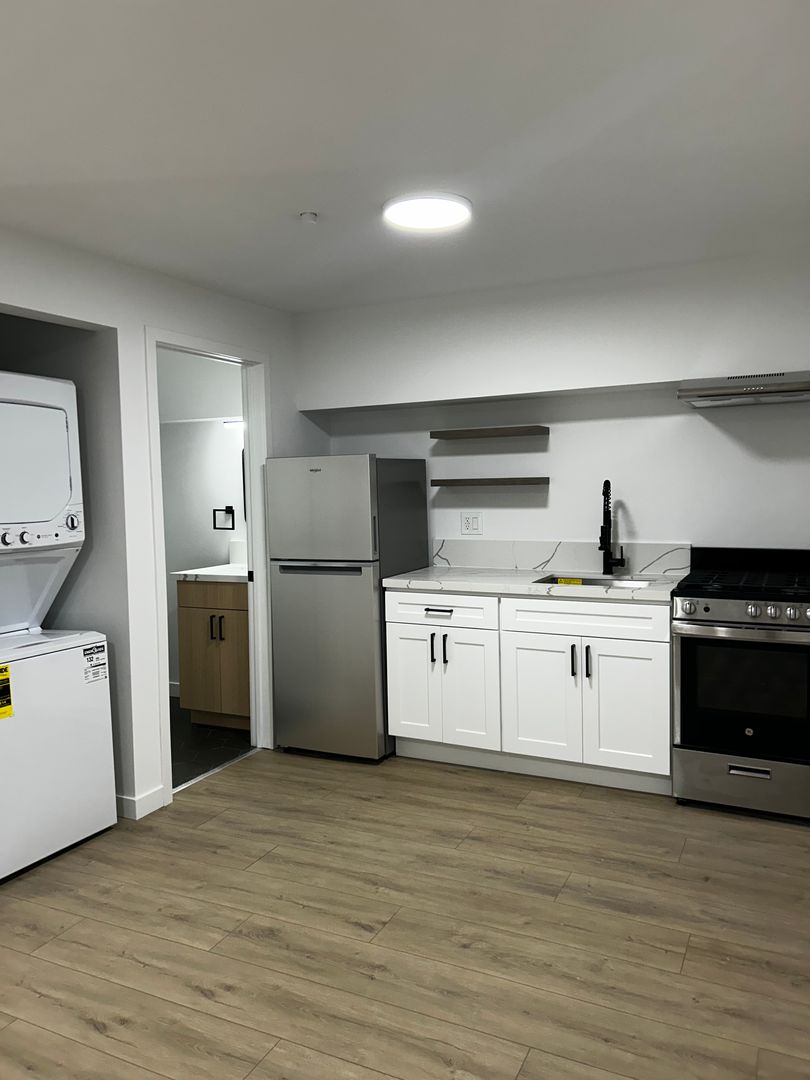 Pasadena Apartment: 435 N. Euclid Ave.