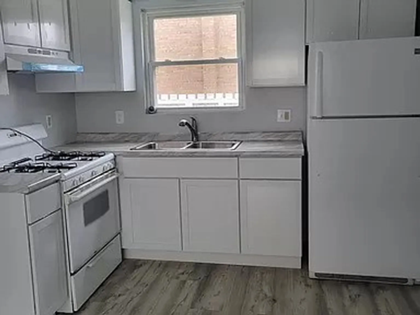 Elyria Apartment: 601 Abbe Rd