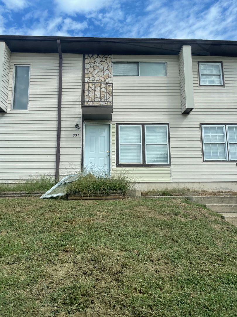 Kansas City House: 821 N 70th Terr