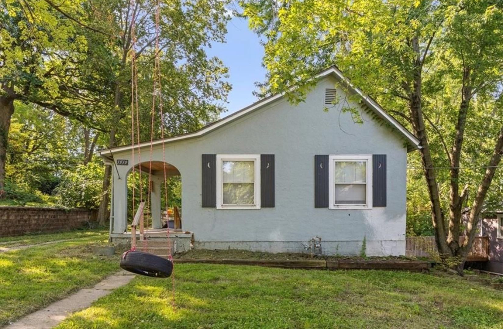 Kansas City House: 1919 federal Ave