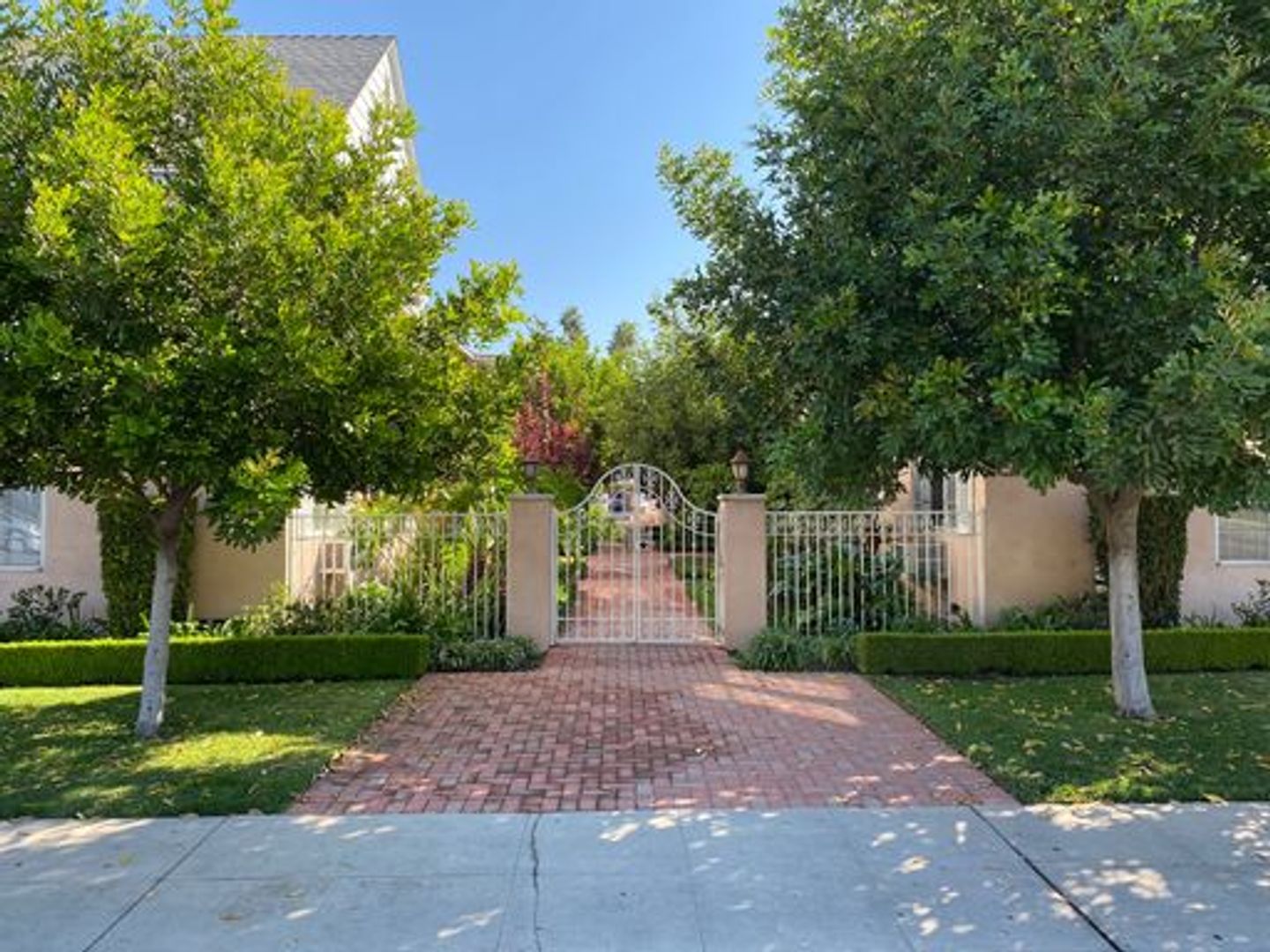 Sherman Oaks Apartment: 4464 Hazeltine Ave