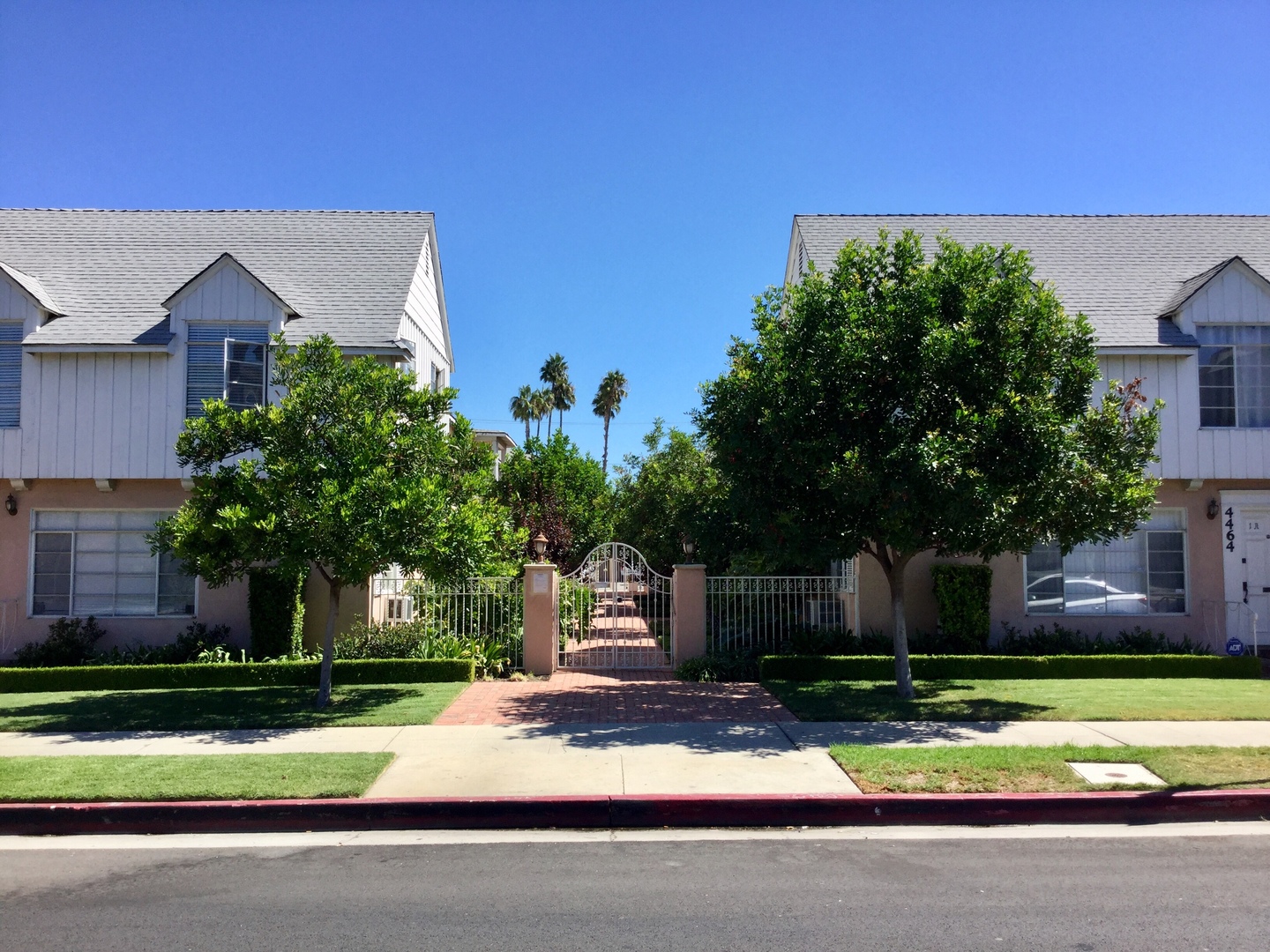 Sherman Oaks Apartment: 4464 Hazeltine Ave