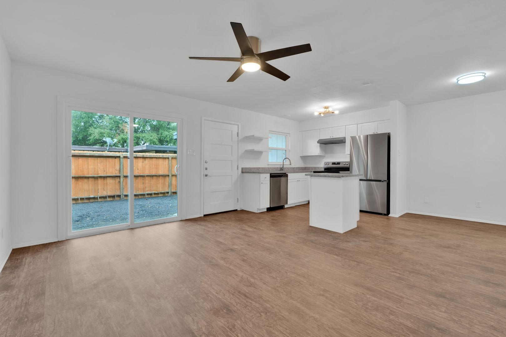 Balcones Heights Apartment: 600 Gentleman Rd.