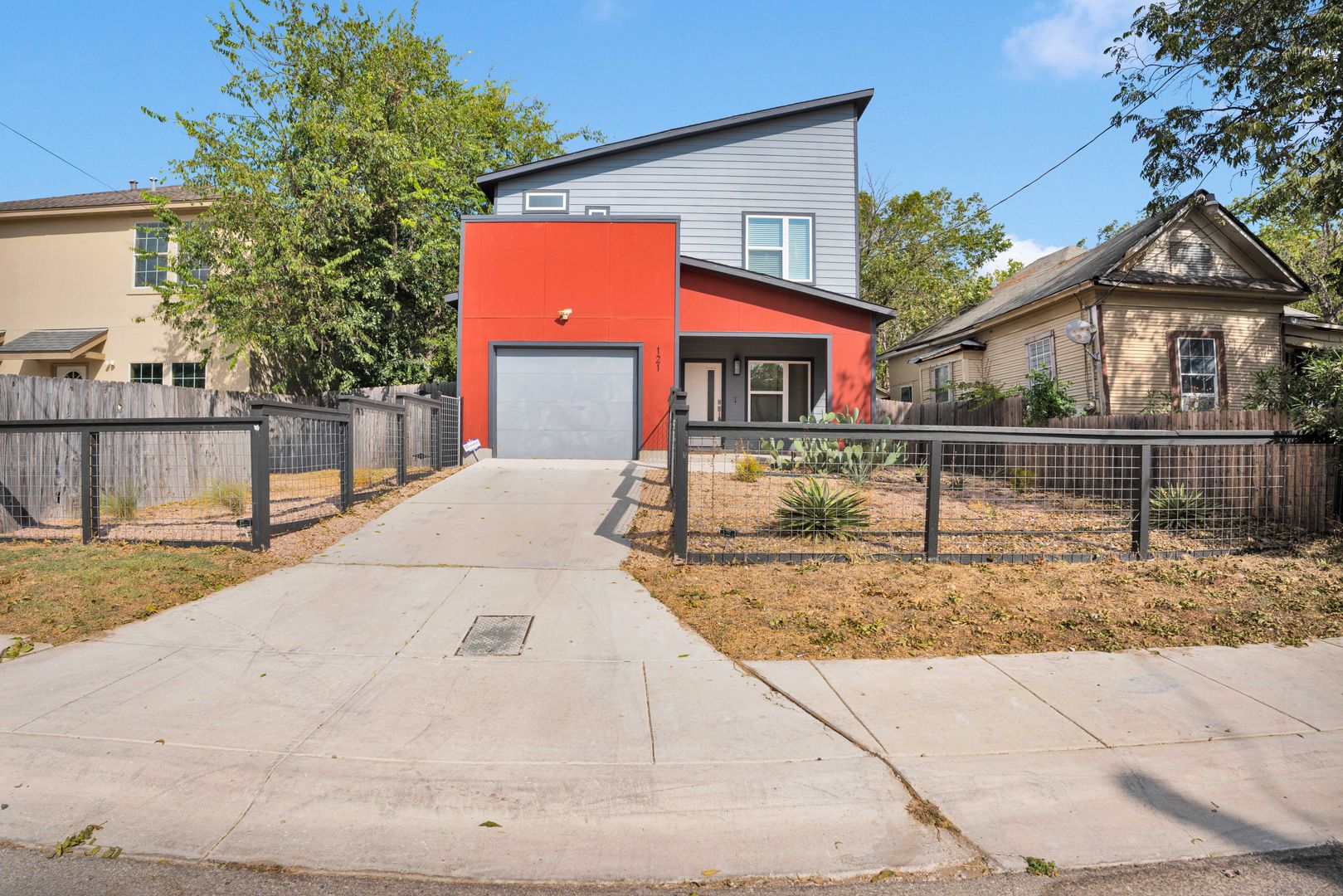 Modern Comfort Minutes from Downtown