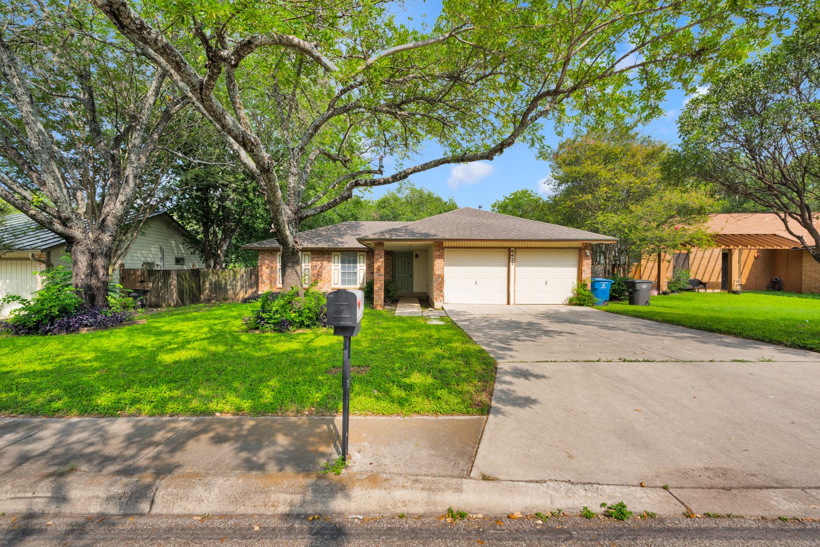San Antonio House: 6427 Ridge Place