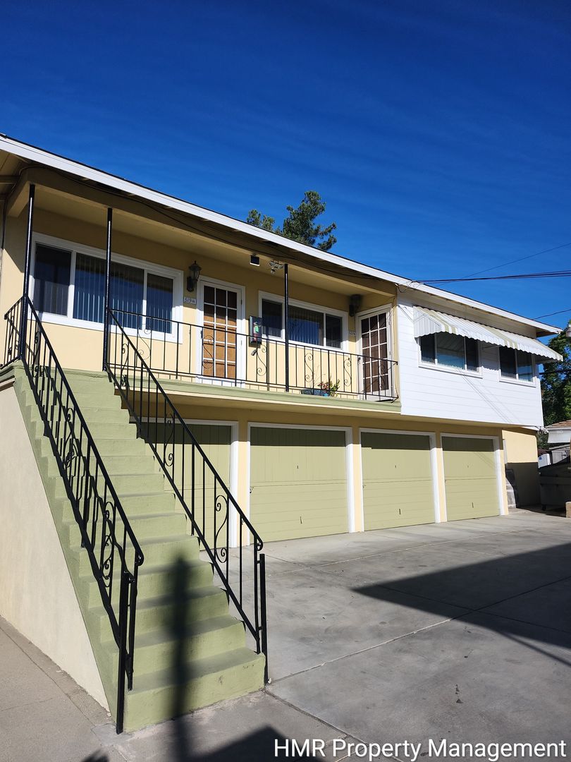 Pomona House: 519 1/2 San Francisco Ave