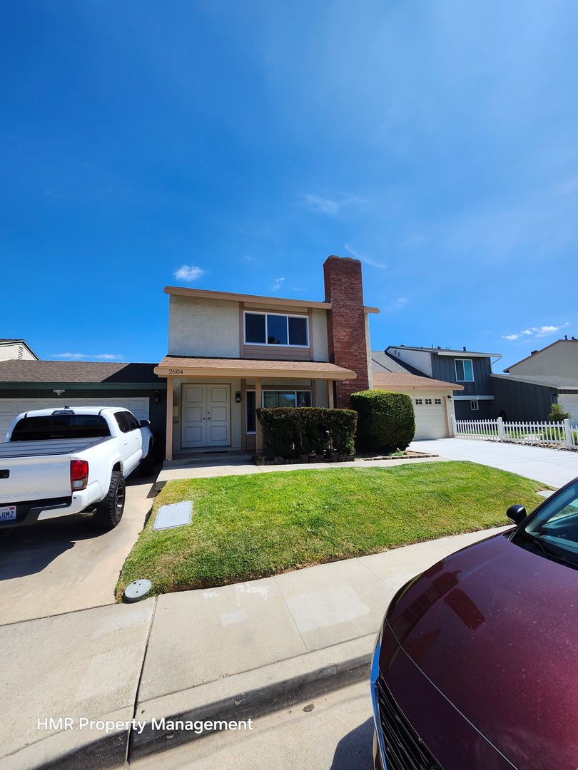 West Covina House: 2604 Lakemoor Pl.