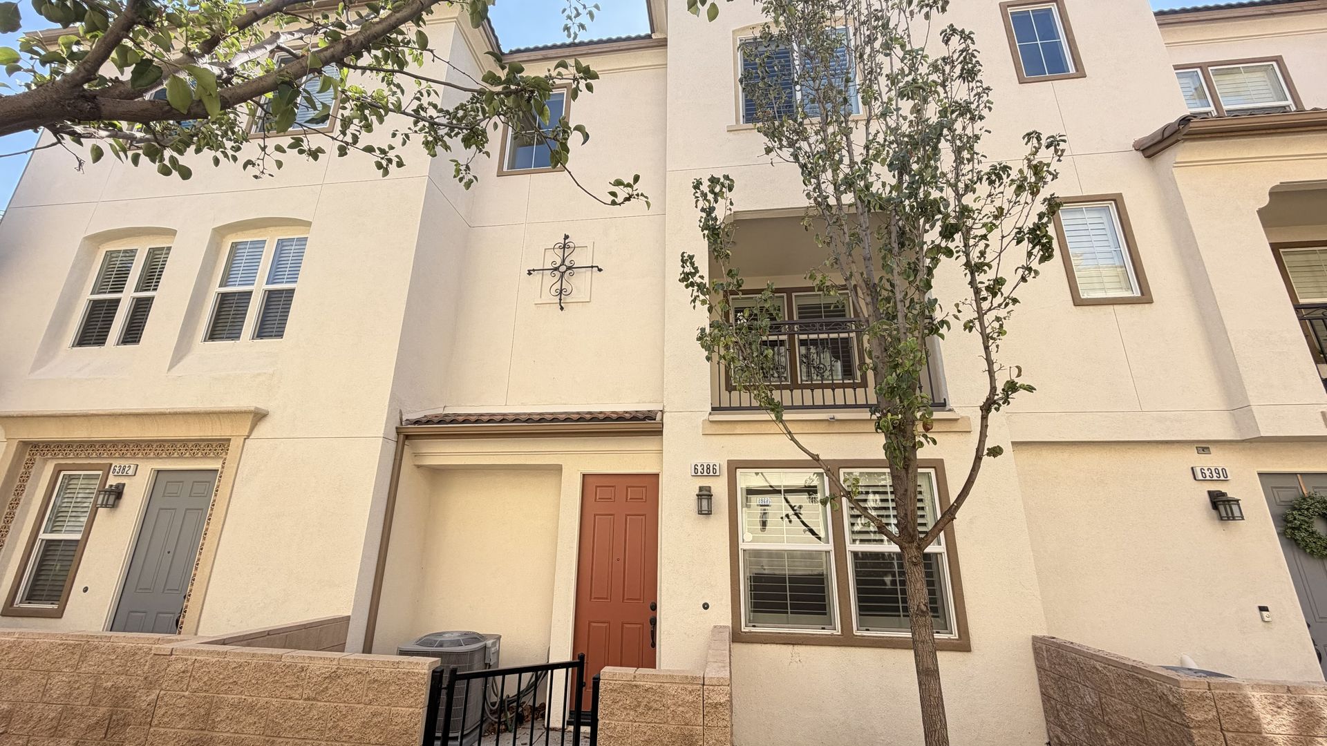 Eastvale Townhome: 6386 Pegasus Ct.