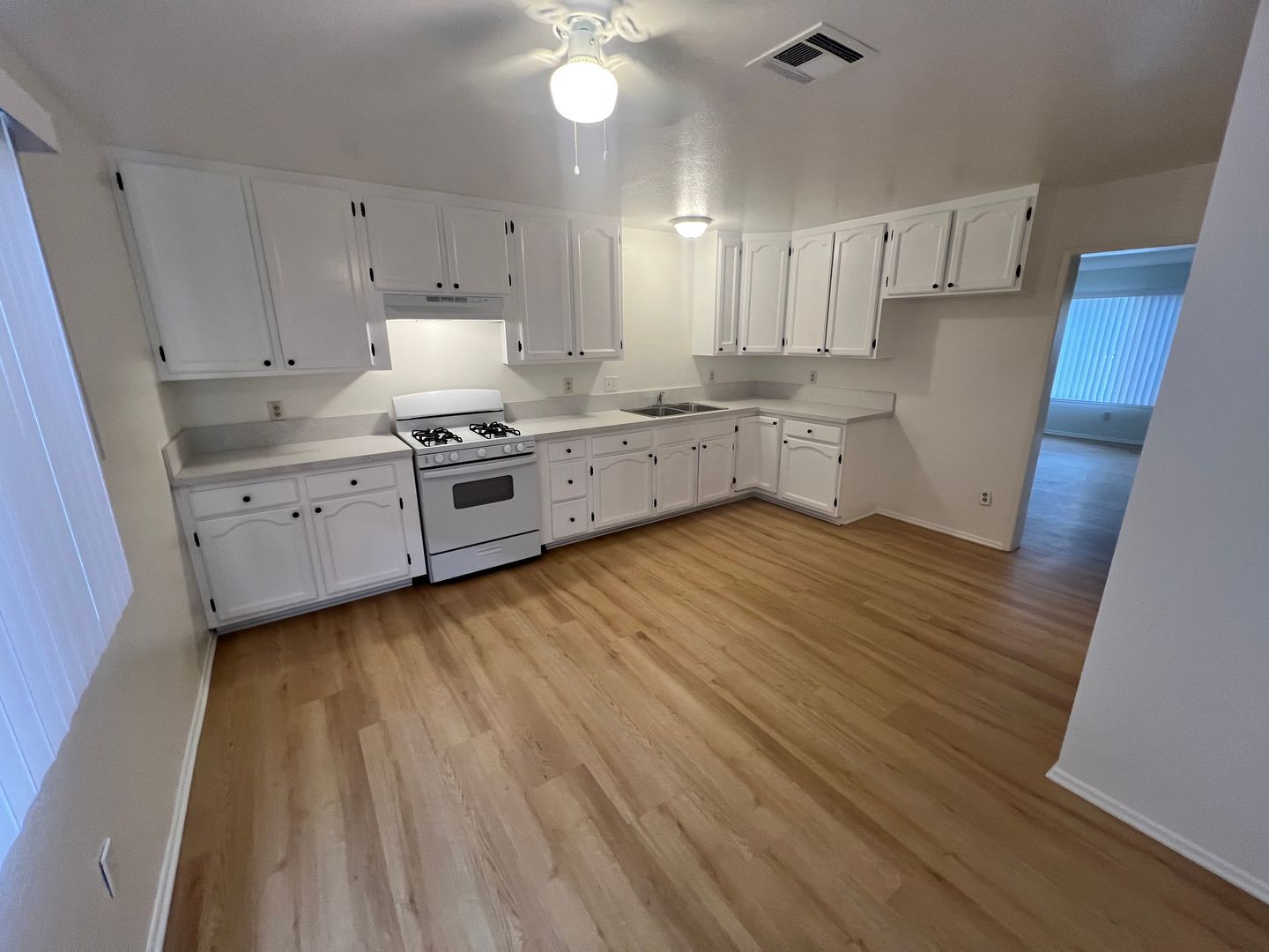 Bellflower Apartment: 8748 Cedar Street